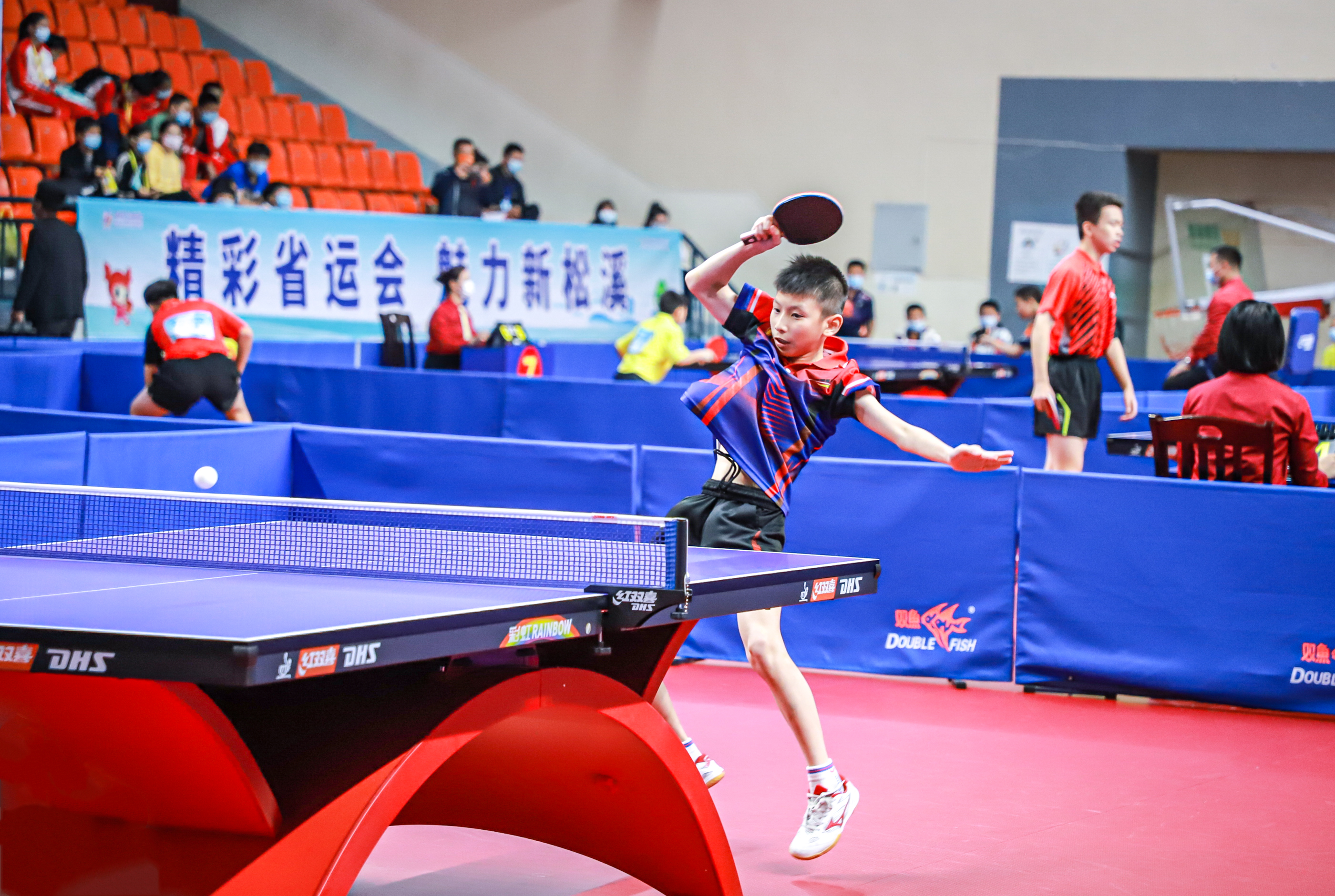 新的姿态竞 新的姿态竞