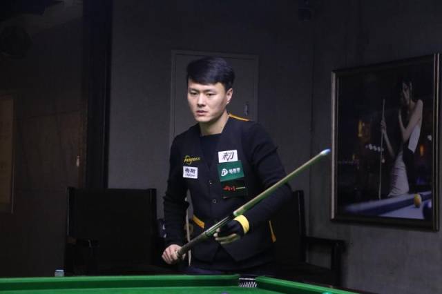 而颁奖典礼 而颁奖典礼